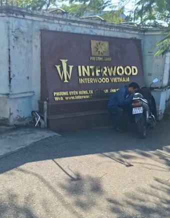 LÊN DECAL DÁN KÍNH VÀ RÈM CẦU VỒNG CHO CÔNG TY INTERWOOD