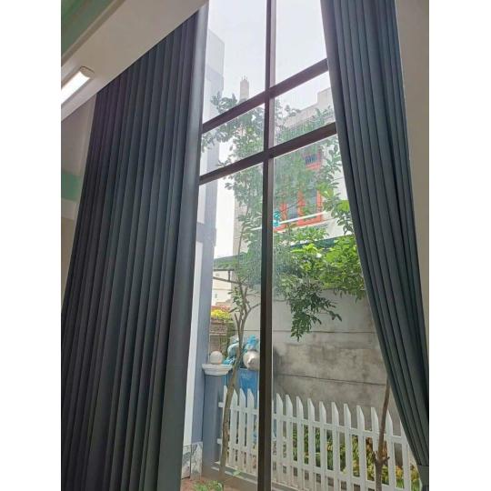Rèm Cửa Xanh Đậm Cho Cửa Kính