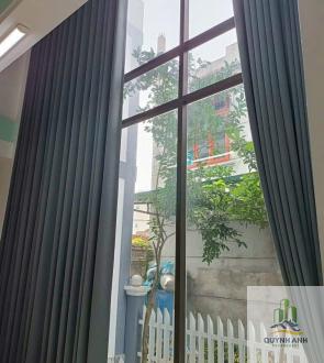 Rèm Cửa Xanh Đậm Cho Cửa Kính